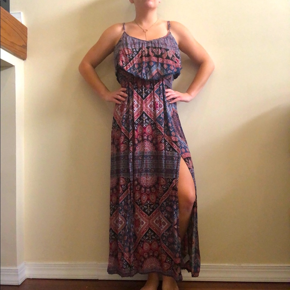 American Eagle maxi paisley dress with two slits